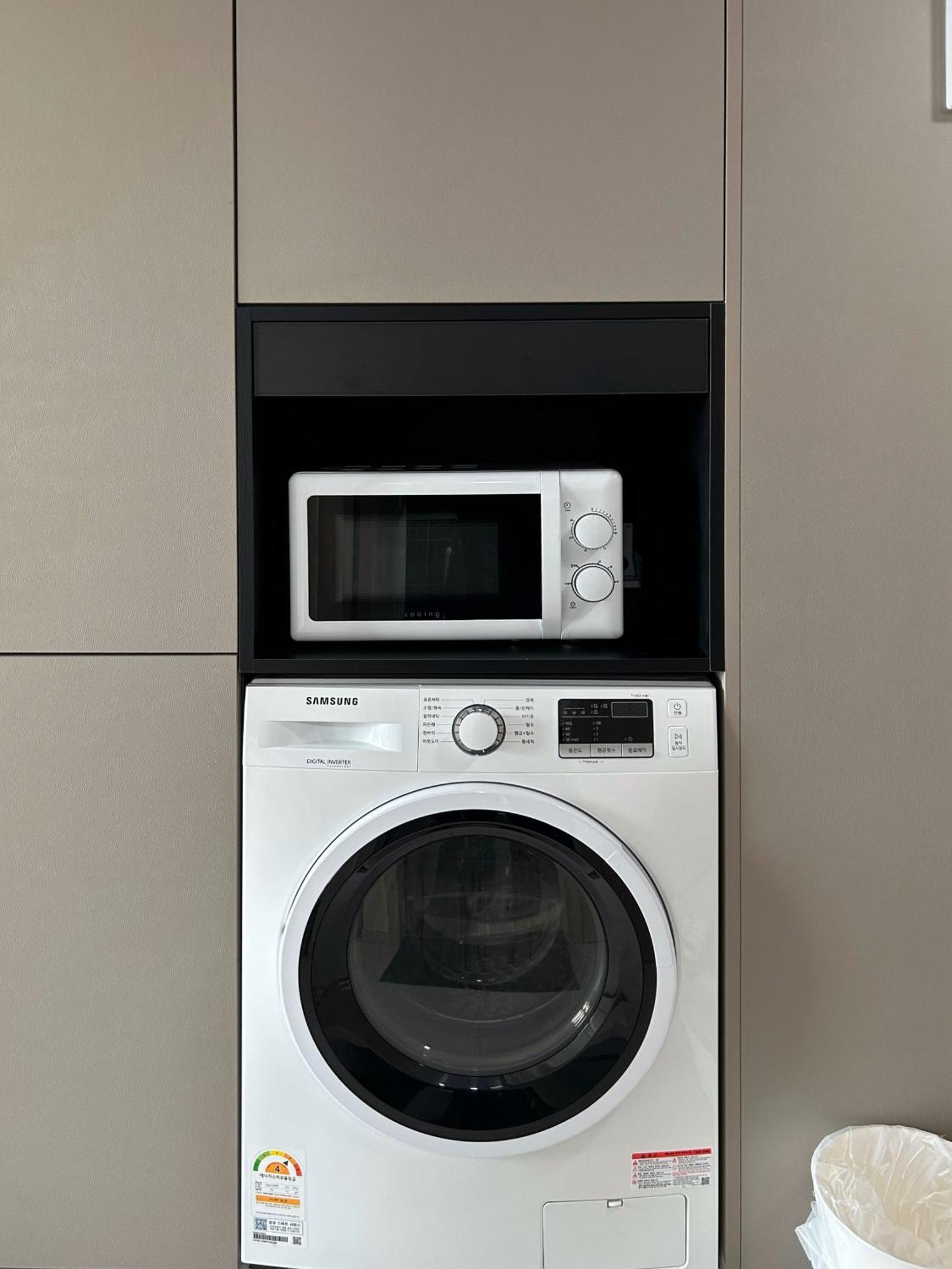 Dongseongro Meomoom Apartment Daegu Room photo