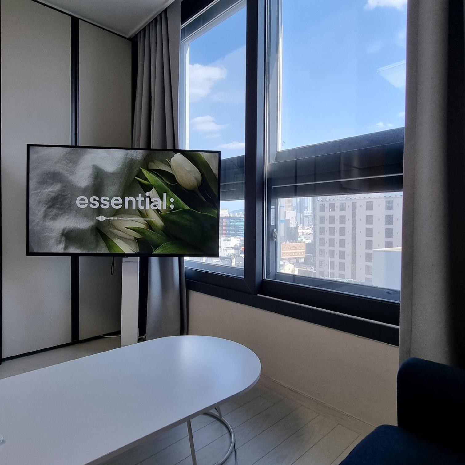Dongseongro Meomoom Apartment Daegu Room photo