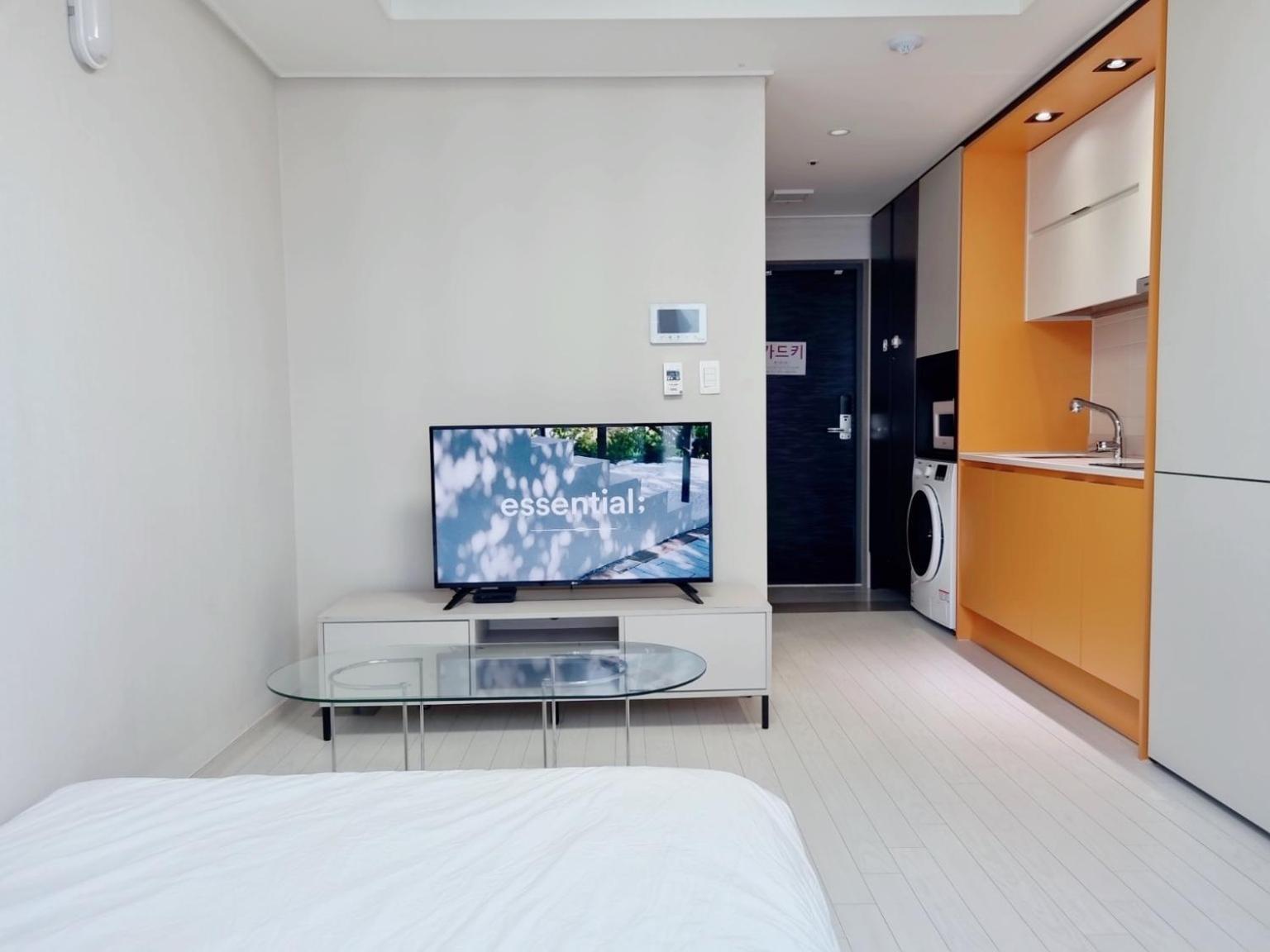 Dongseongro Meomoom Apartment Daegu Room photo