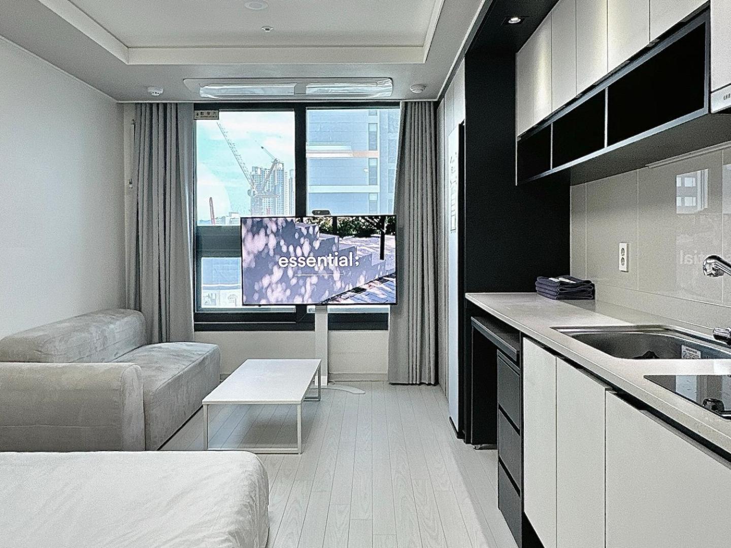 Dongseongro Meomoom Apartment Daegu Room photo